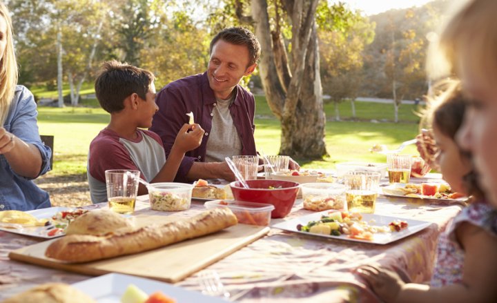 Foto von Familie beim Picknick