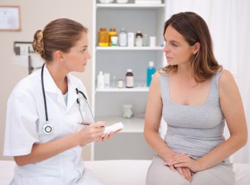 Foto von Patientin und Ärztin
