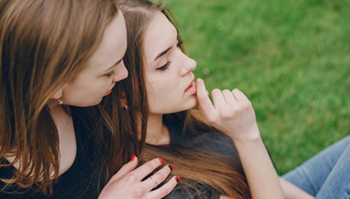 Foto von zwei Frauen