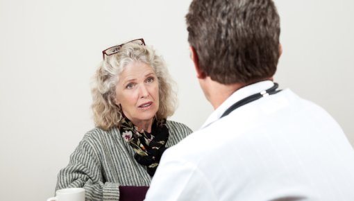 Foto von Patientin in der Sprechstunde