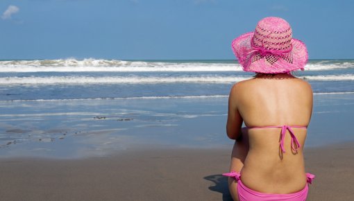 Foto von Frau am Strand