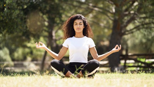 Foto von Frau beim Yoga