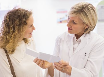 Foto von Patientin und Ärztin