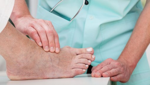 Wie Konnen Warzen Behandelt Werden Gesundheitsinformation De
