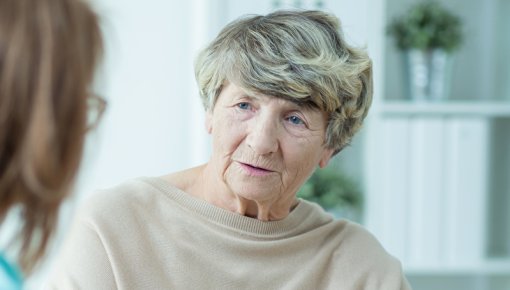 Foto von Patientin in der Sprechstunde